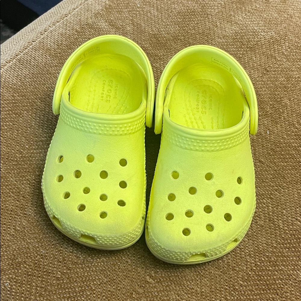 ❌sold❌CROCS Kids Neon Yellow Clogs